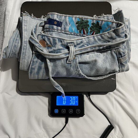 Bluesteel Women's Light Wash High-Waisted Straight-Leg Jeans With Raw Hem - Picture 10 of 10